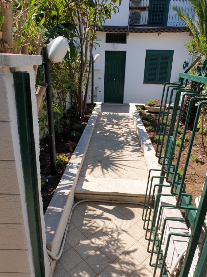 La Villa Fronte Spiaggia Bandiera Blu Sperlonga Exterior foto