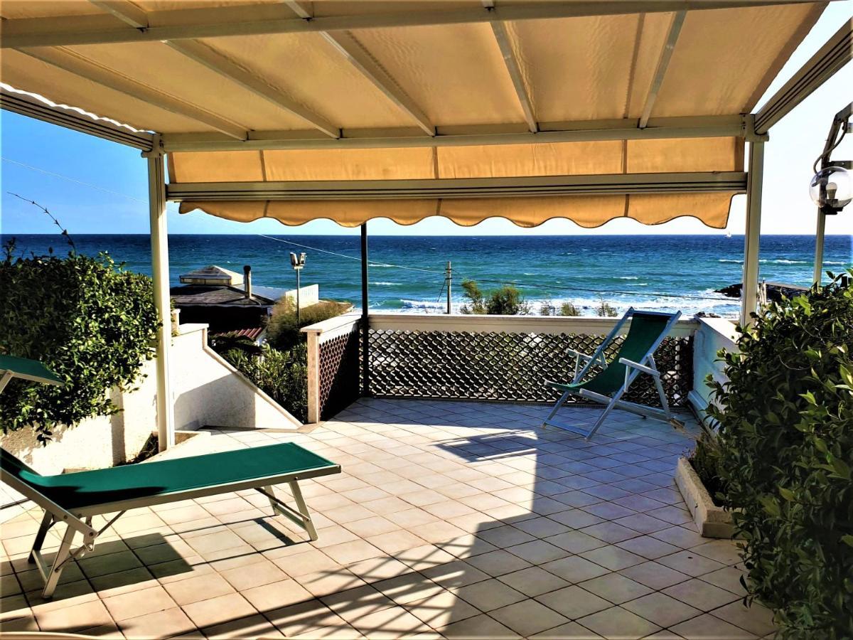 La Villa Fronte Spiaggia Bandiera Blu Sperlonga Exterior foto
